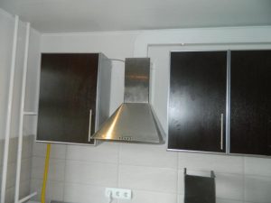 Установка вытяжки на кухне в Емельяново