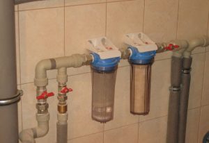 Установка проточного фильтра для воды в Емельяново